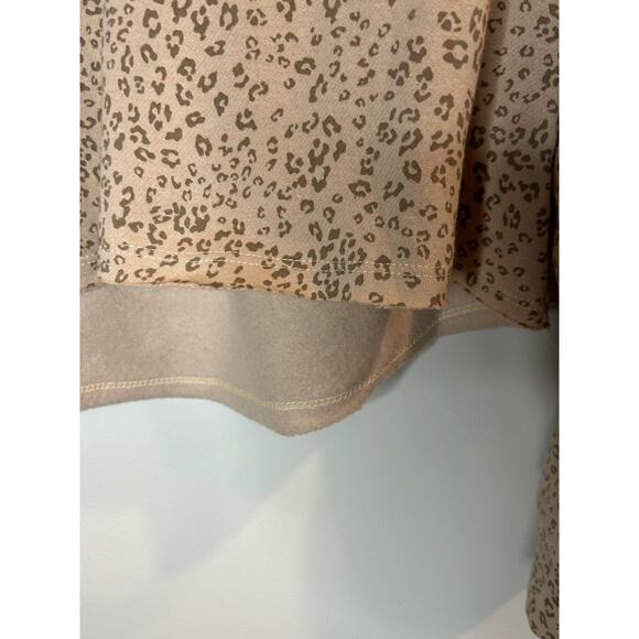 Hippie Rose Cropped Long Sleeve Leopard Medium Sweater Size Medium - Picture 5 of 9